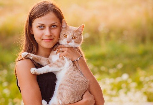 When did Cats start living with humans?